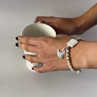 Darwish pearl bracelet