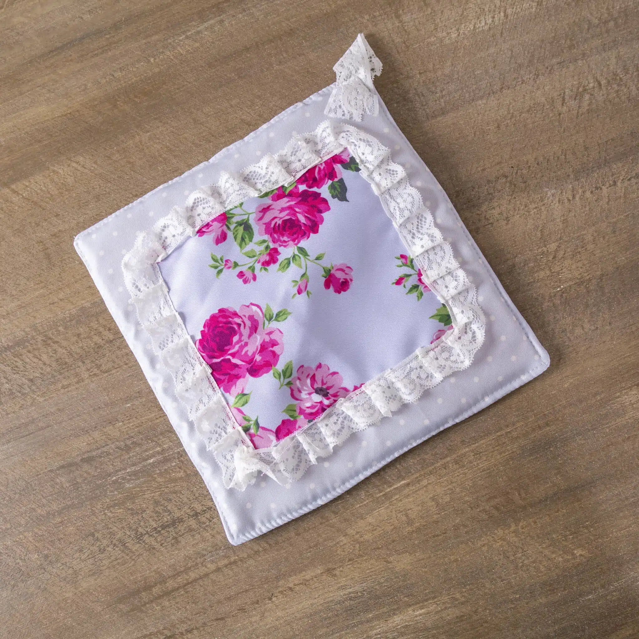 fleur collection pot holder 5 008738DF 6288 44C5 8245 E0ED00410186 scaled