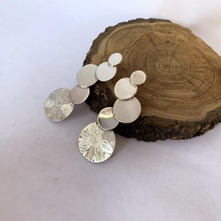 Dangling circles earrings