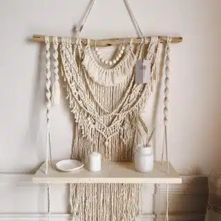 Feminine shelf hanger