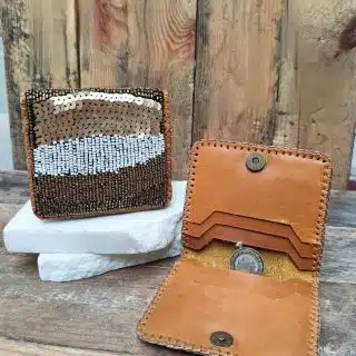 محفظة جلد طبيعي تطريز نول فرنسى.