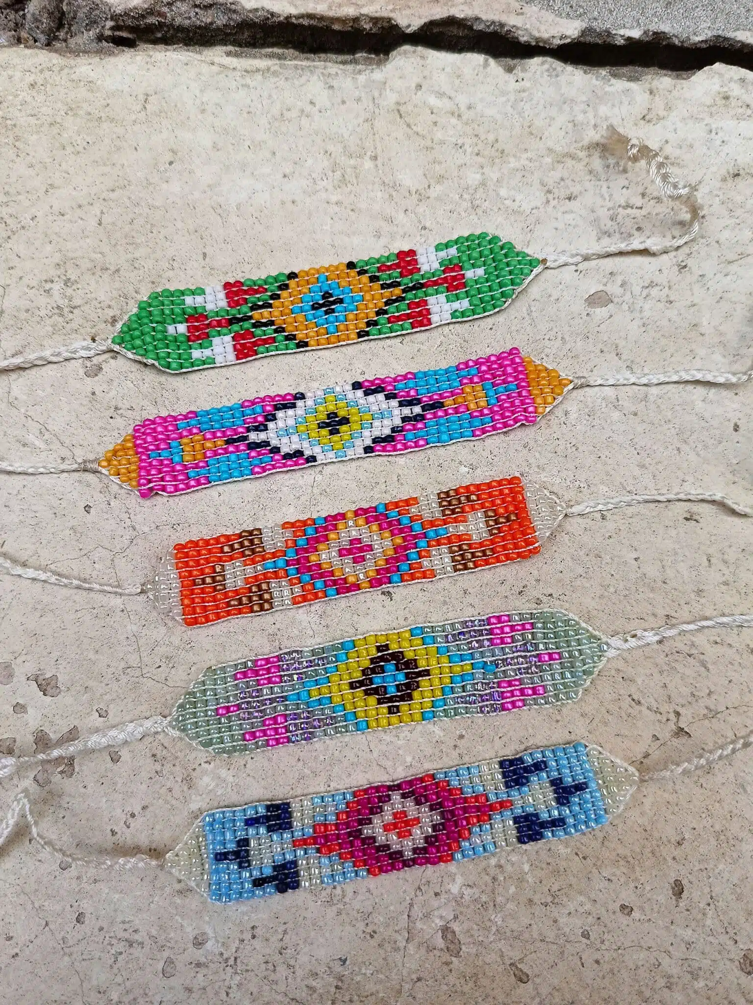 حظاظة خرز 9 غرزة يدوي العريش . 1 حظاظة خرز 9 غرزة يدوي العريش .