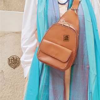 شنطة كتف كروس جلد .