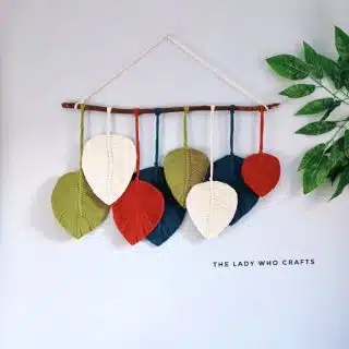 Macrame leaves / feathers wall hanging ✨