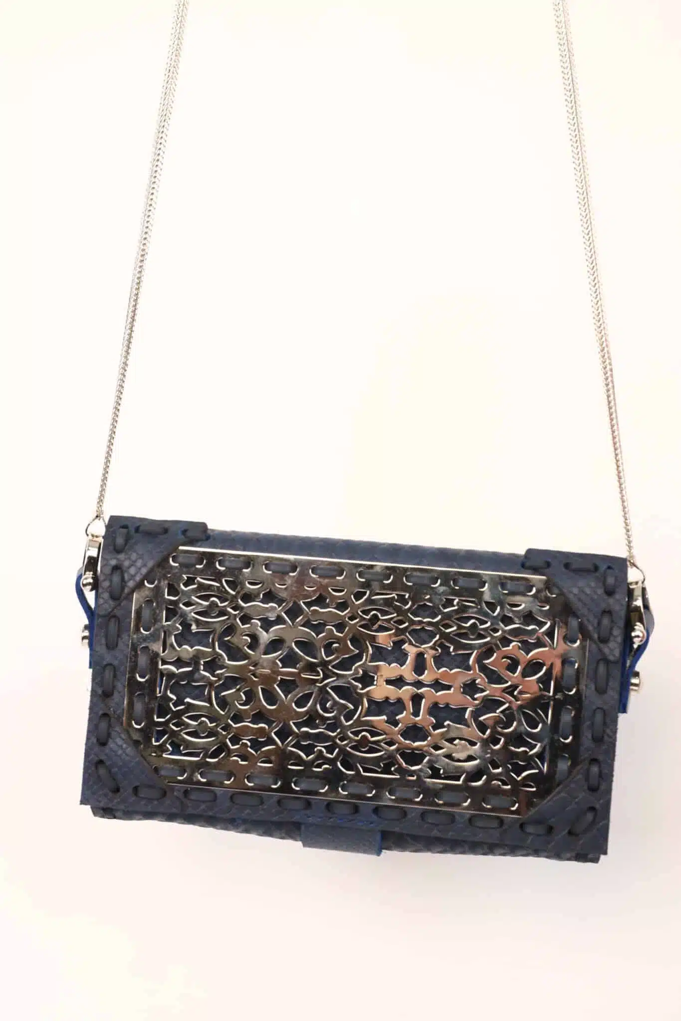 Nagham genuine leather cross bag 5 165A0224 scaled