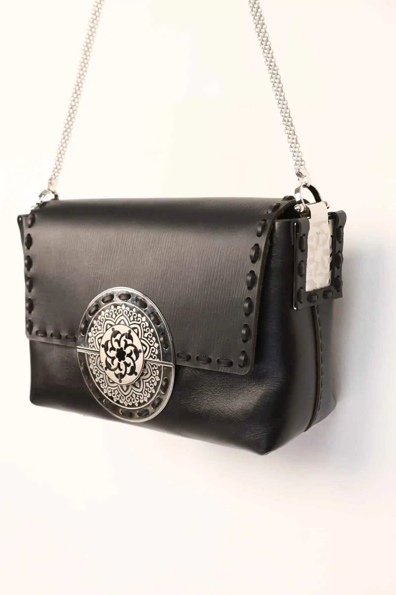 موديل زهرة الأندلس 4 165A0333 scaled