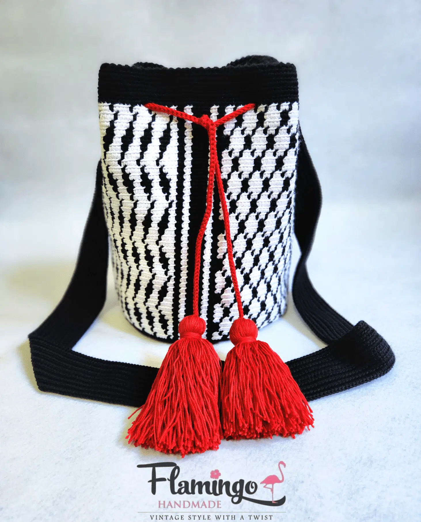 شنطه كروس برسمة الكوفيه الفلسطينية 2 1706096985280