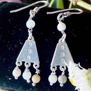 Silver earring with amazonite beads