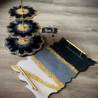 Set of resin cake stand with tray