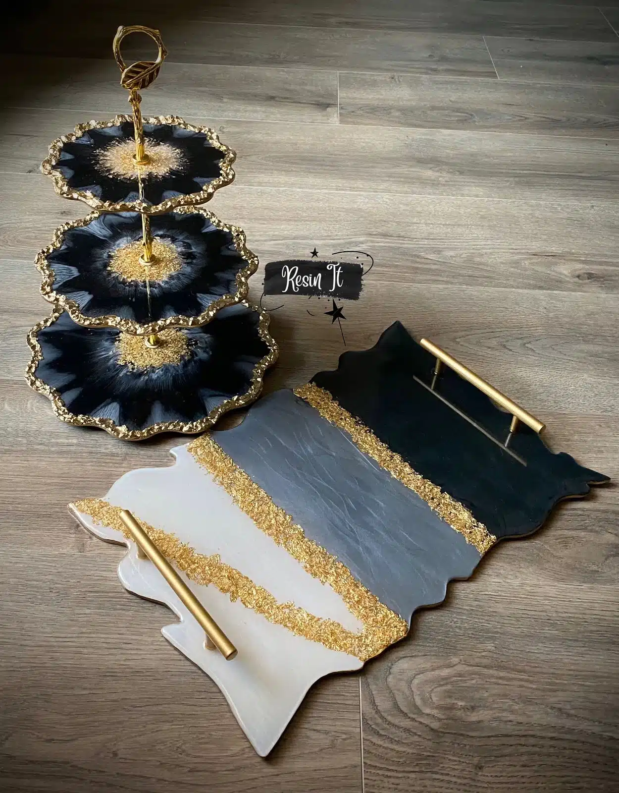 Set of resin cake stand with tray 1 Set of resin cake stand with tray