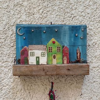 شماعة مفاتيح خشب رسم يدوي