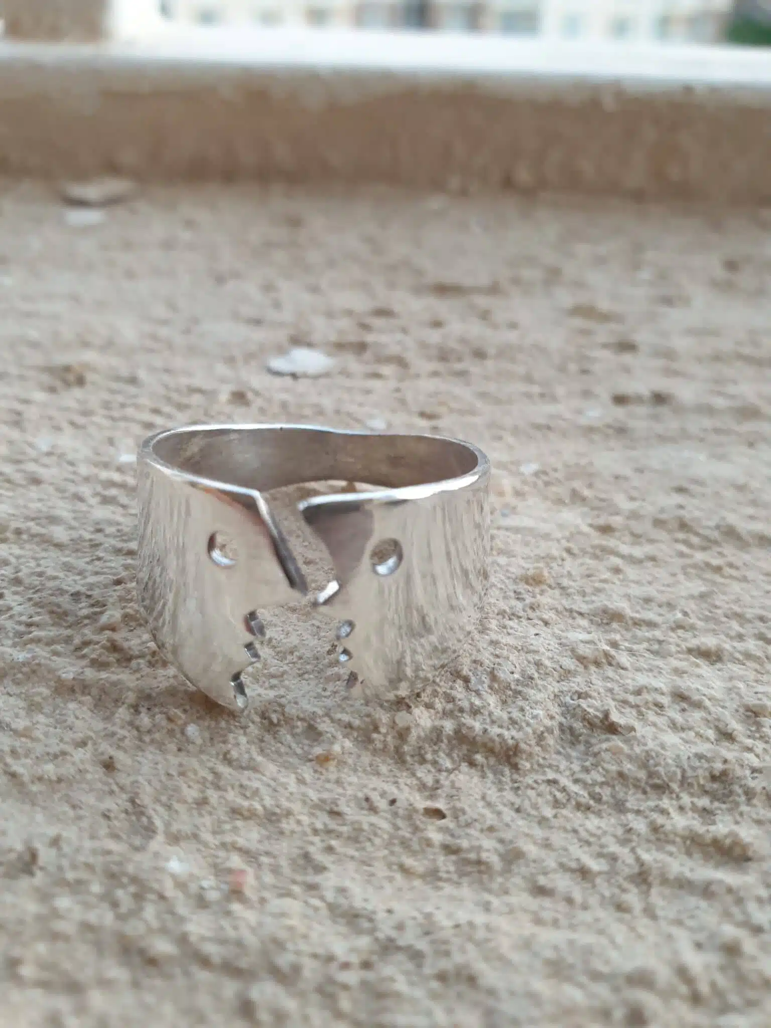 Double half face ring 1 Double half face ring