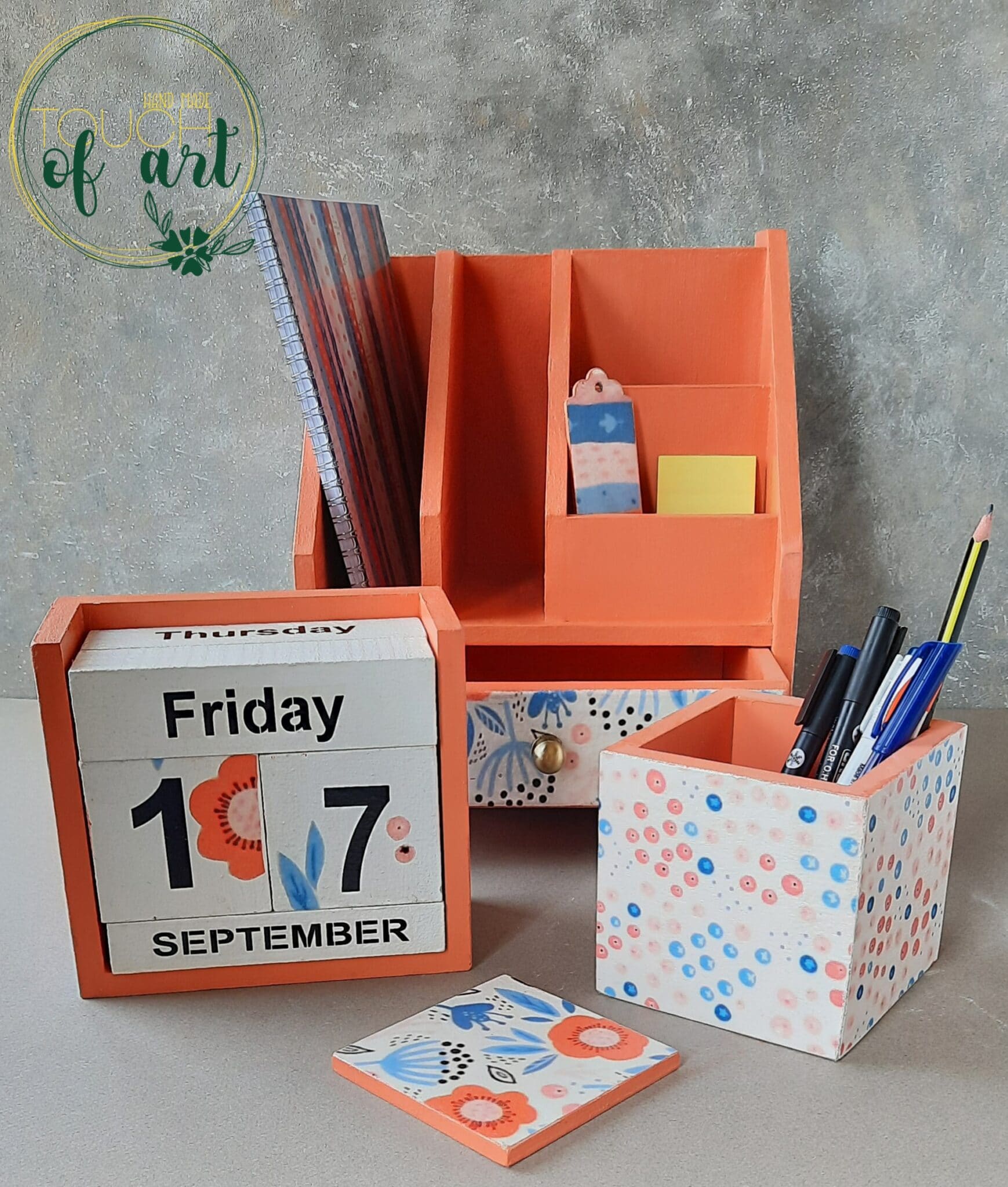 Peach desk organizer set with calender 1 Peach desk organizer set with calender