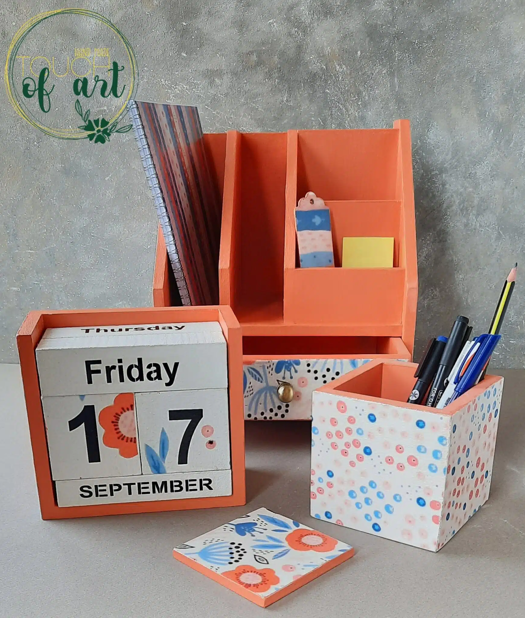 Peach desk organizer set with calender 1 Peach desk organizer set with calender