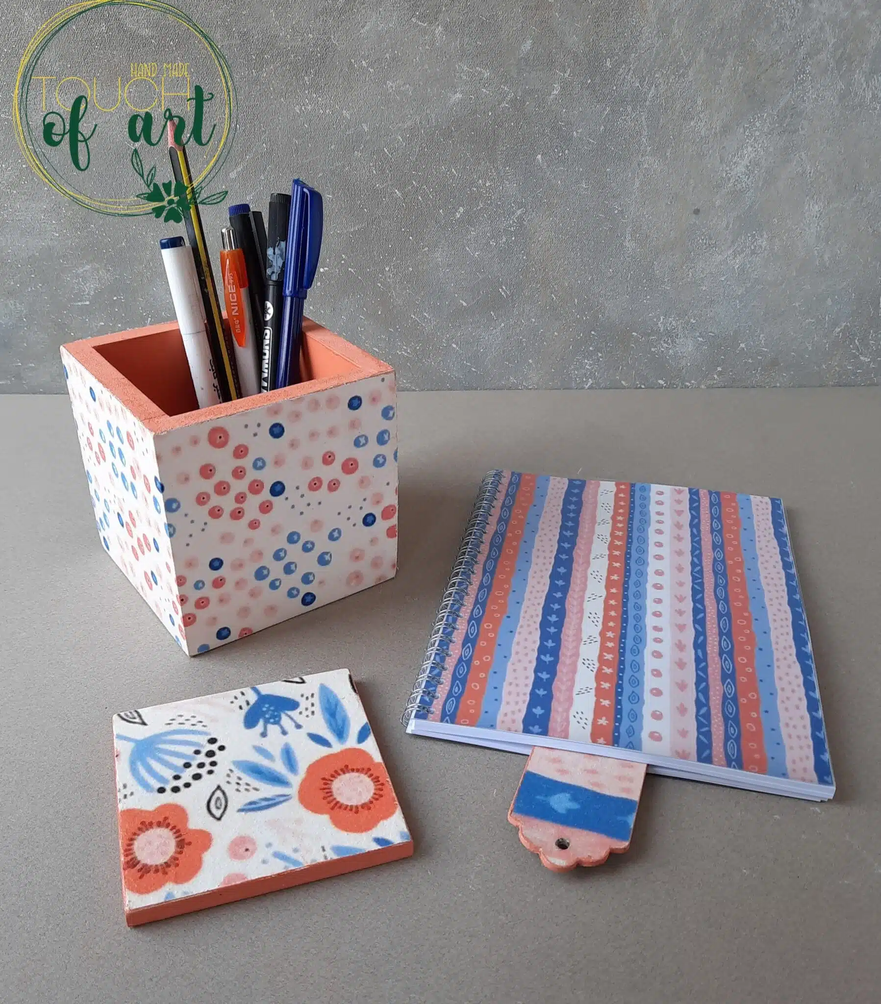 Peach desk organizer set with calender 5 20210917 130124 scaled