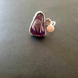 Triangular amethyst silver ring
