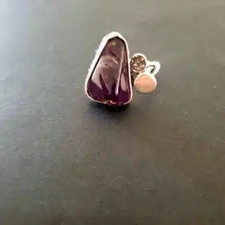 Triangular amethyst silver ring