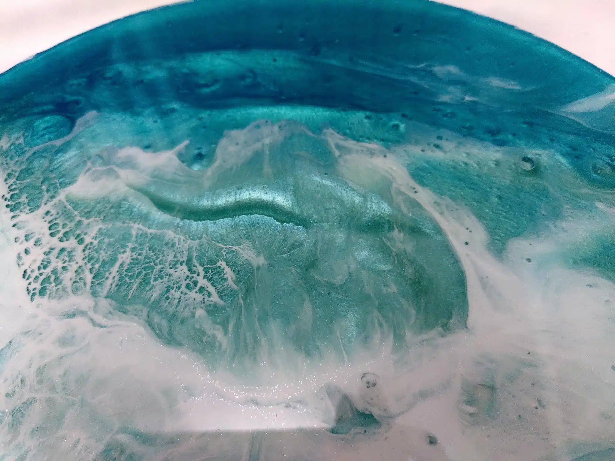 Seascape round resin tray 2 20211119 184906 scaled