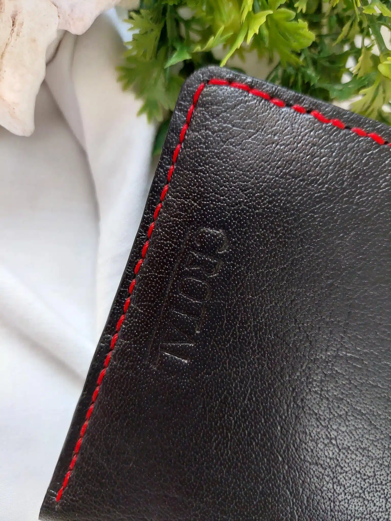 black wallet 6 20221020 165324 01 scaled