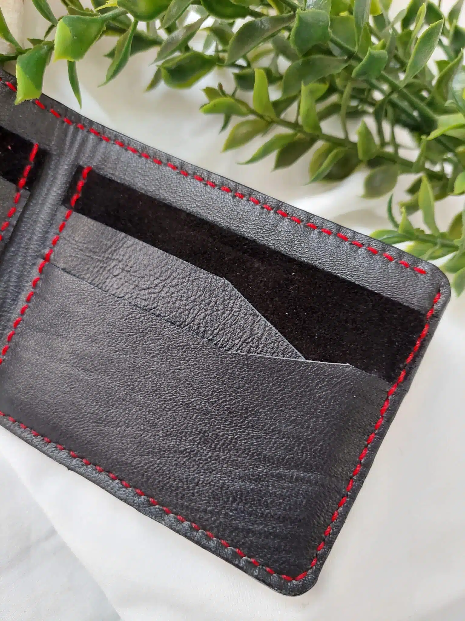 black wallet 4 20221020 170156 01 scaled