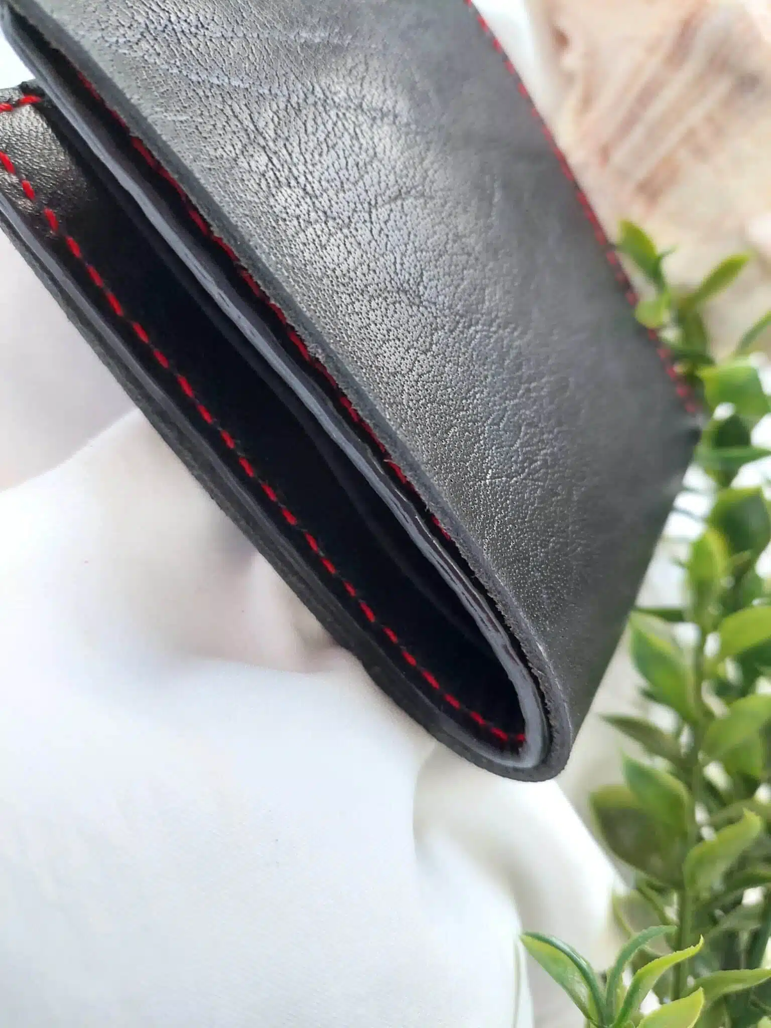 black wallet 2 20221020 170216 01 scaled