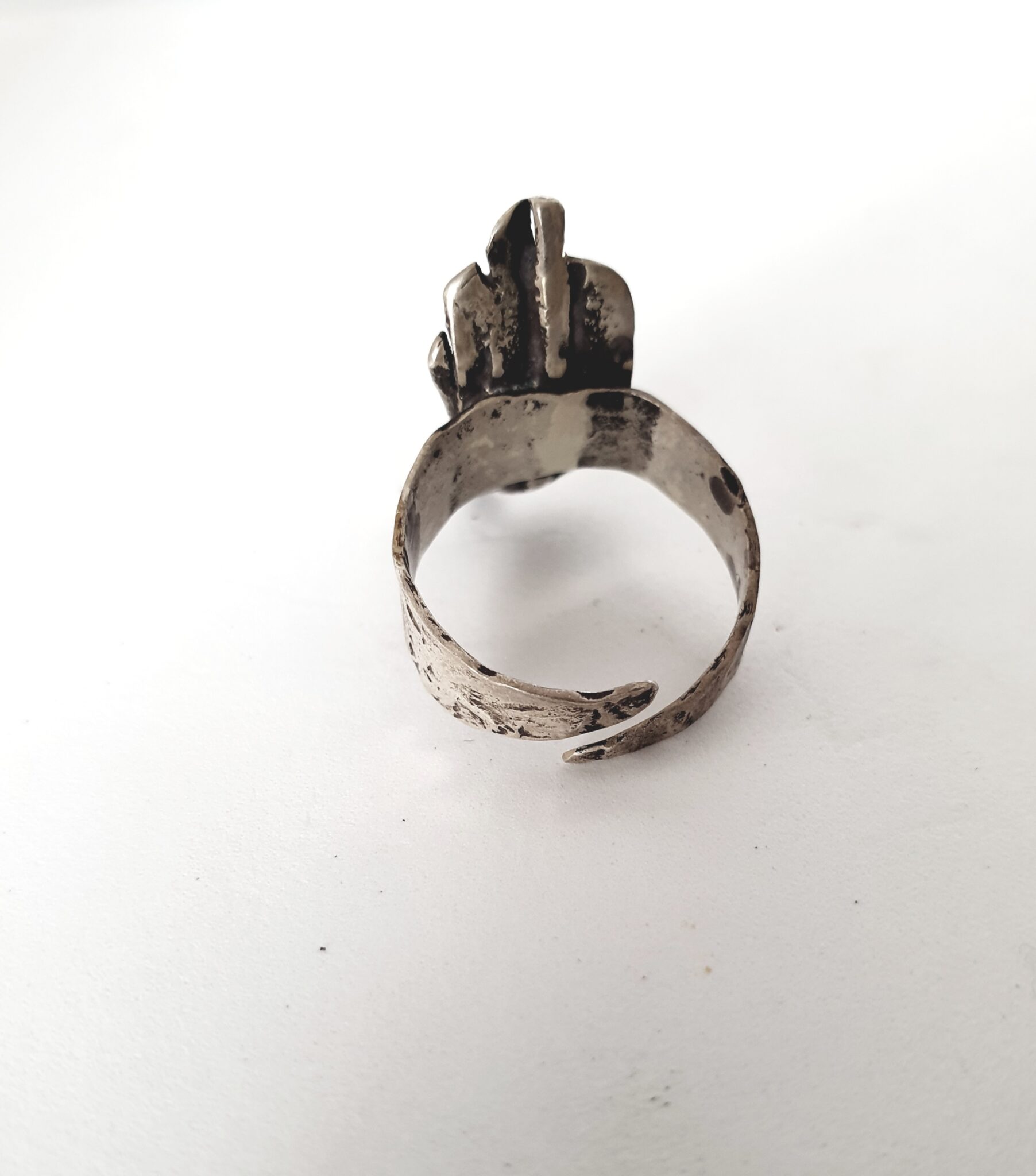 Hammered concave bars ring 5 20221102 094725 scaled