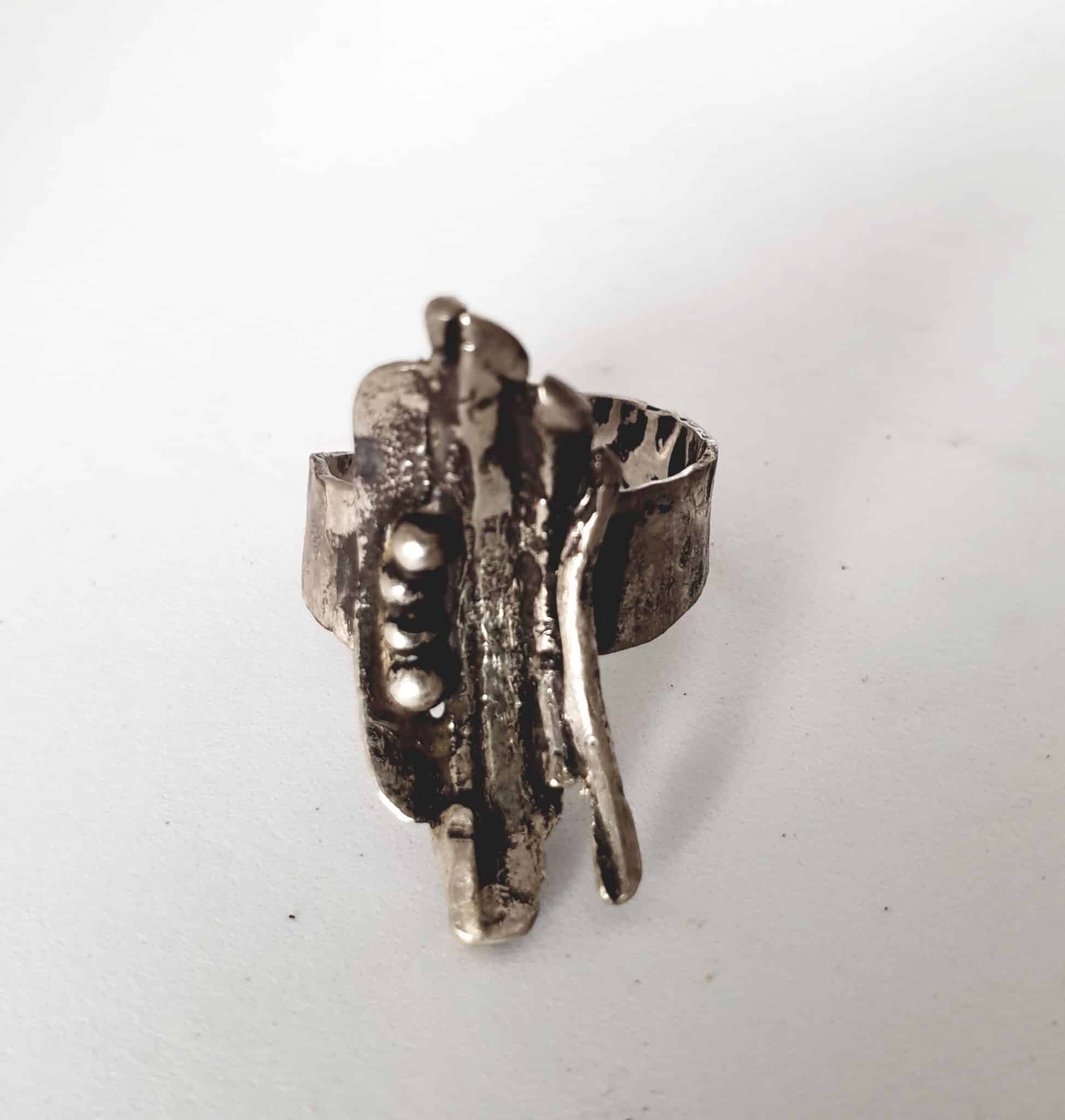 Hammered concave bars ring 1 Hammered concave bars ring