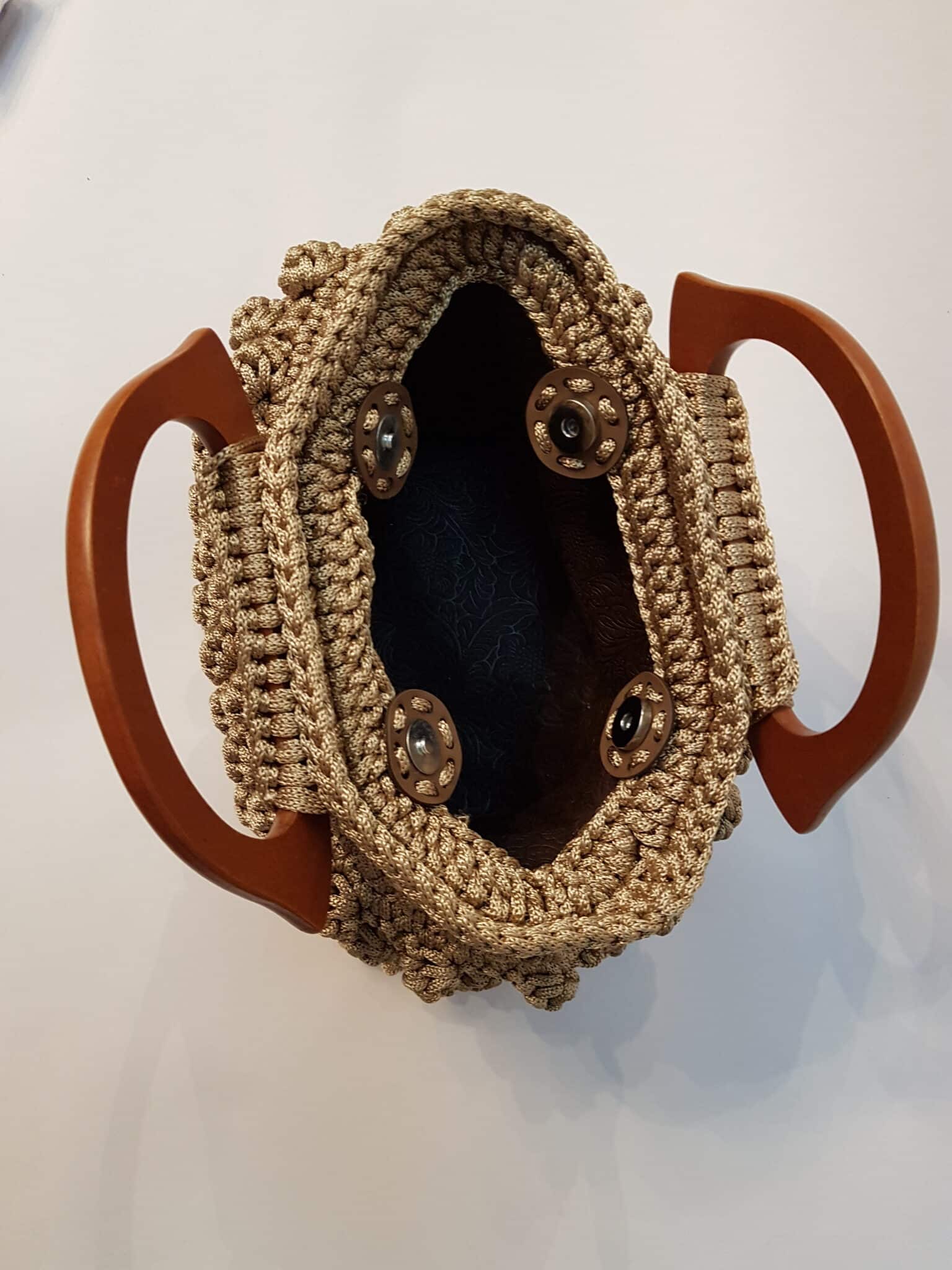 Modern bubbles design 2 20230203 182241 scaled