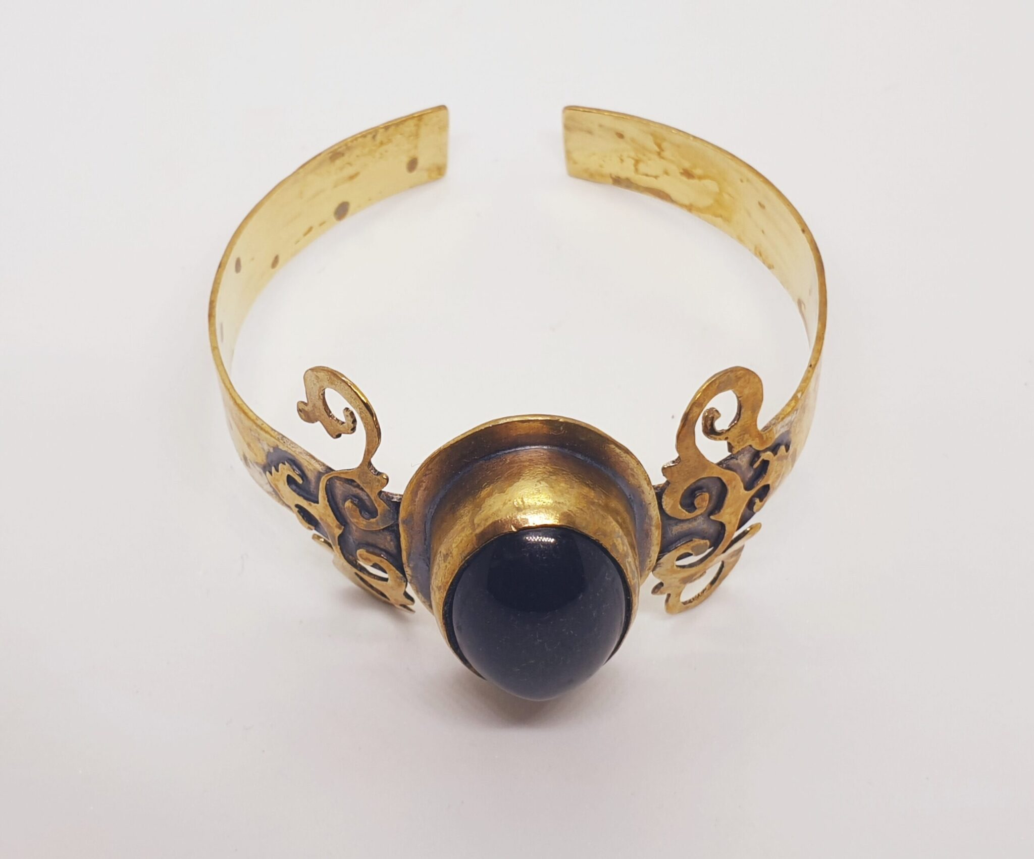 Ornament cabochon cuff 5 20230309 123749 scaled scaled