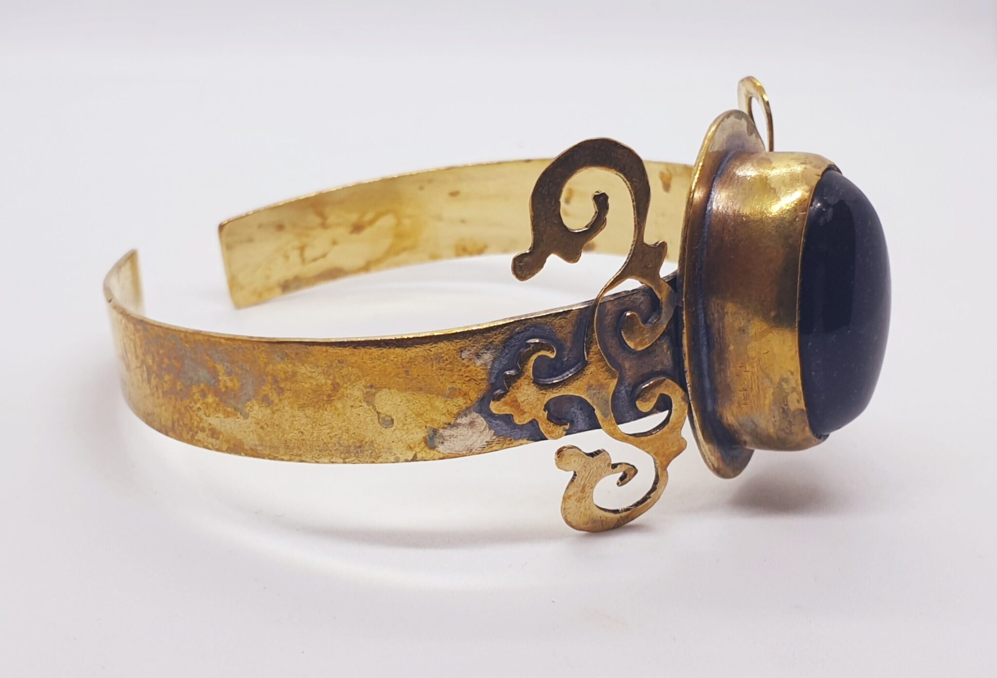 Ornament cabochon cuff 4 20230309 123826 scaled scaled