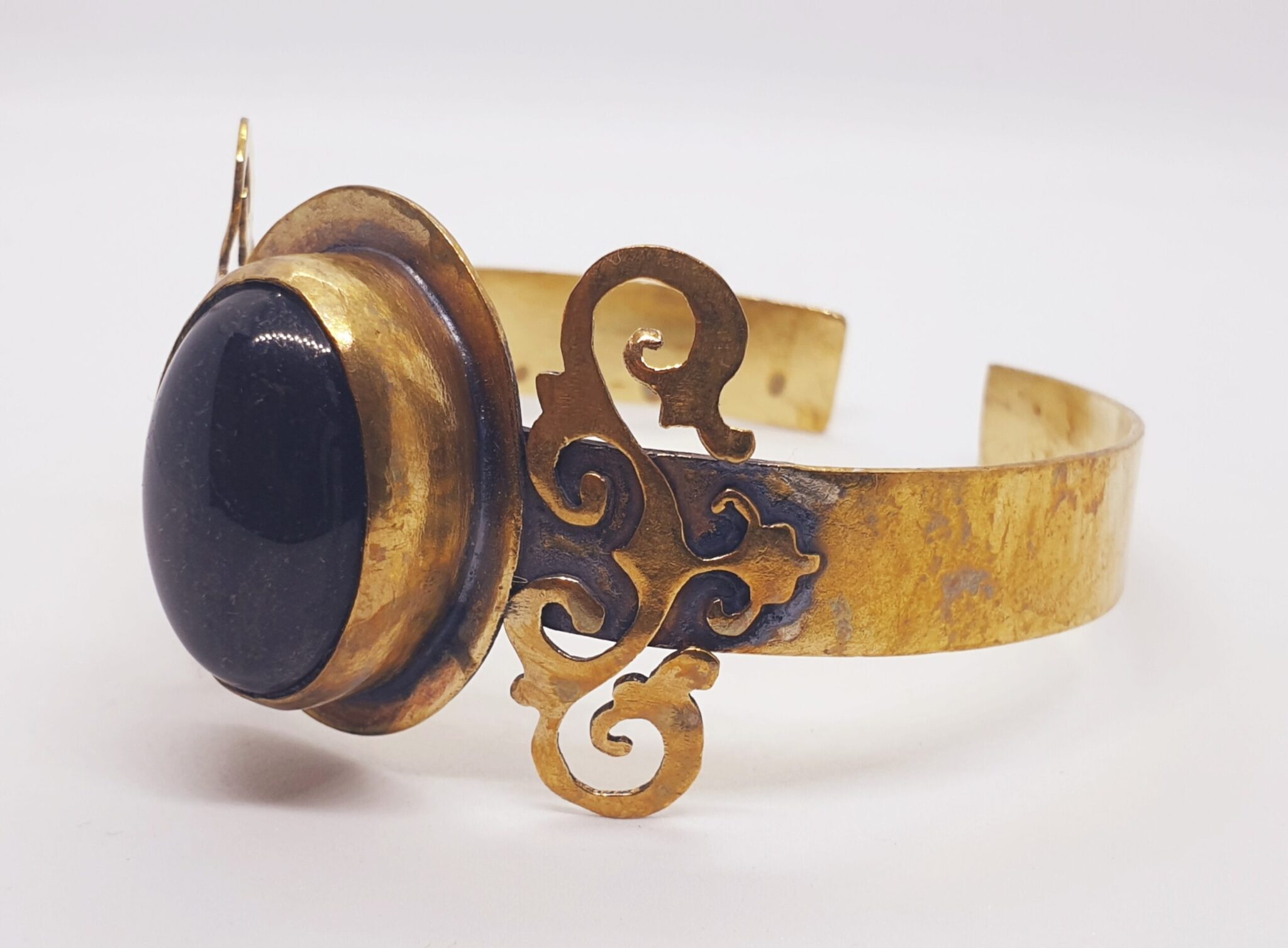 Ornament cabochon cuff 3 20230309 123852 scaled scaled