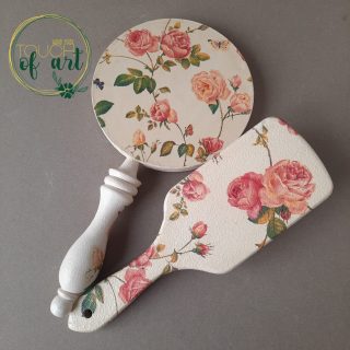 Pink mirror and brush set