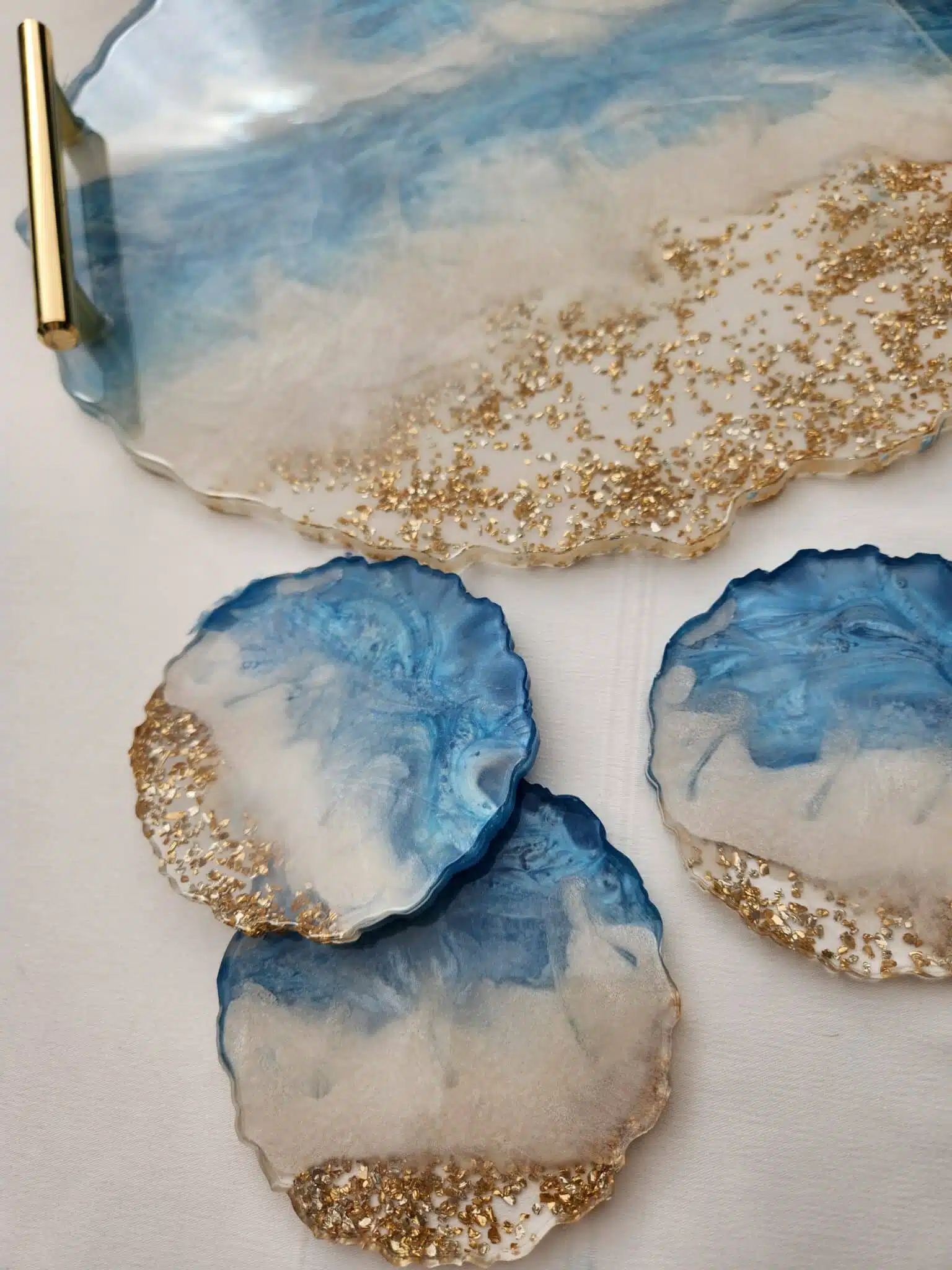 Seascape light blue round resin tray without coasters 3 20230511 165451 1 scaled