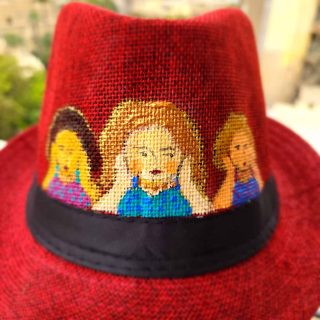 Red hat 3 girls