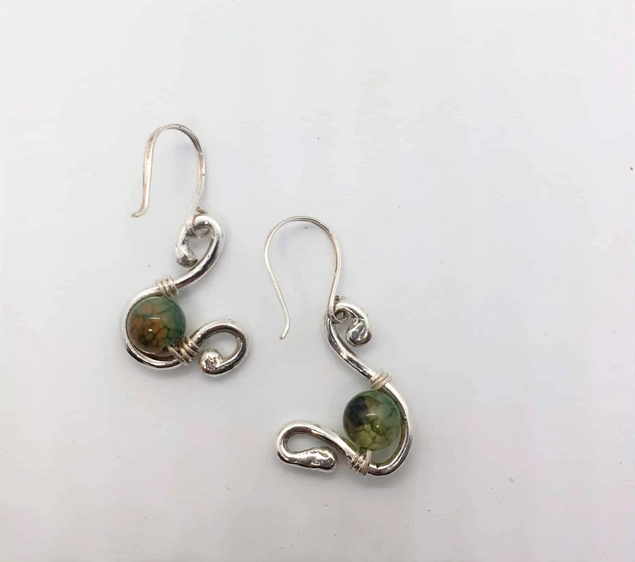 Irregular silver wire shape with sphere agate 1 Irregular silver wire shape with sphere agate