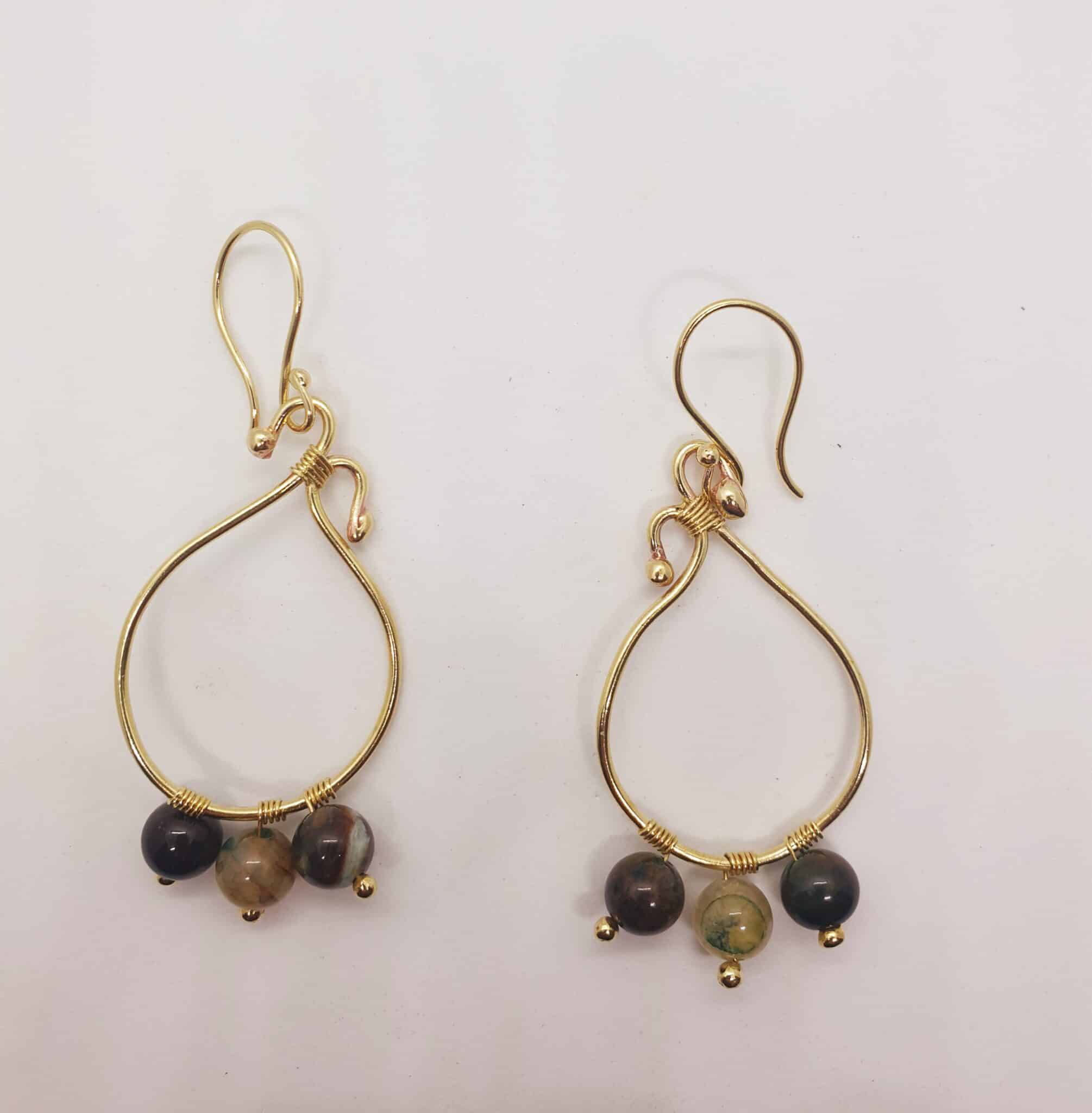 Brass wire earring with dangling sphere agates 2 20230615 153411 scaled