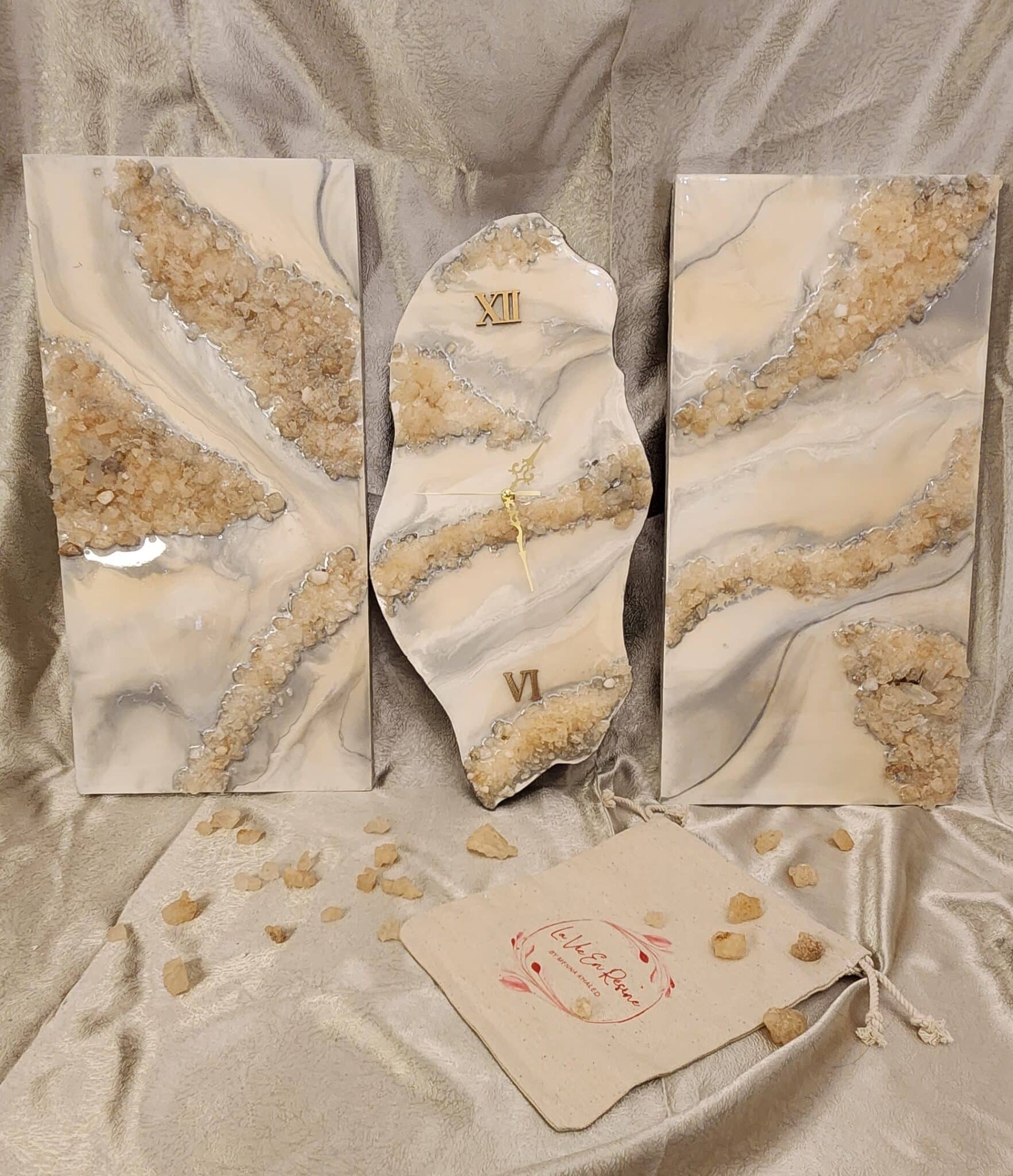 Resin set ( clock with murals) 2 20231221 111628 scaled