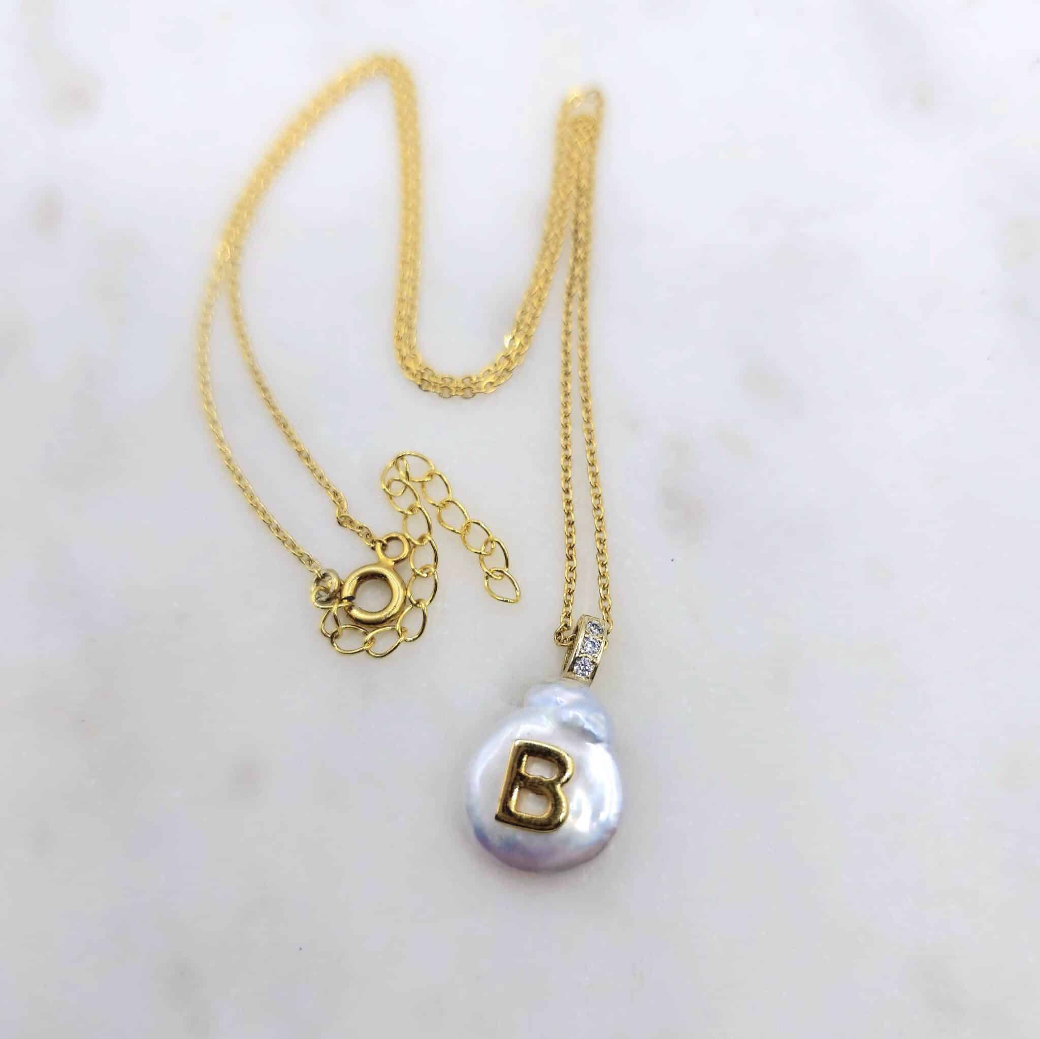 Letter pearl necklace 6 Letter B pearl necklace