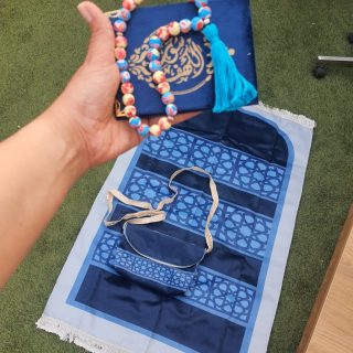 سجاده قطيفه كبيره ١٠٠سم ف ٨٠ سم بالشنطه كروس