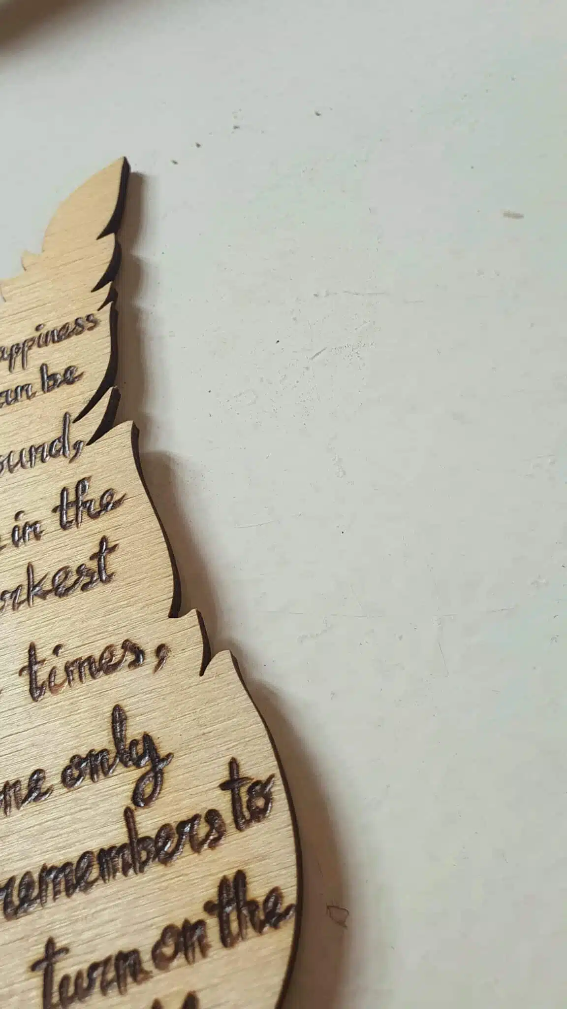 Happiness can be found, even in the darkest of times - فاصل كتب خشب شكل ريشة 3 Dumbledore Harry Potter bookmark