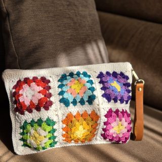 Multicolor clutch
