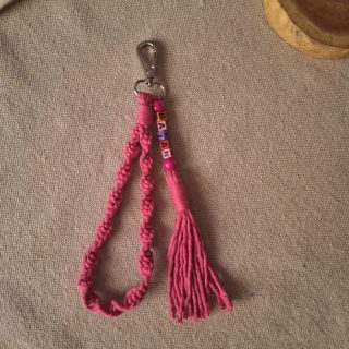 ميداليا مكرميه بالاسم متاح تغيير الاسم واللون