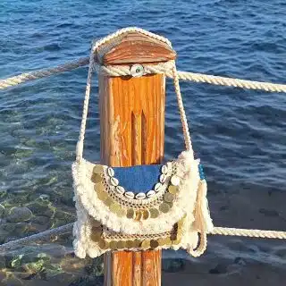 كلاتش جينز في مكراميه في نحاس