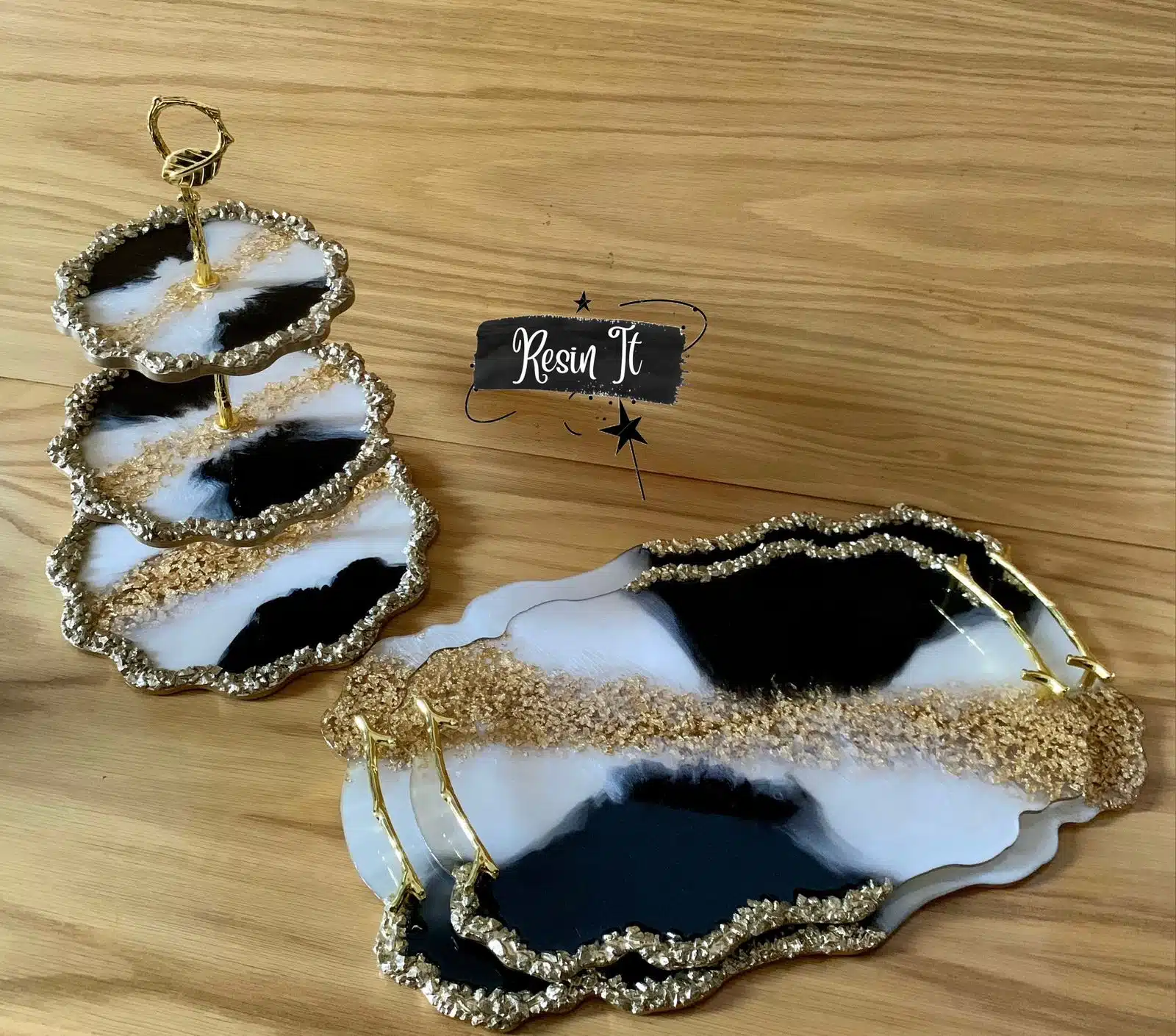 Set of resin cake stand with trays 1 tray