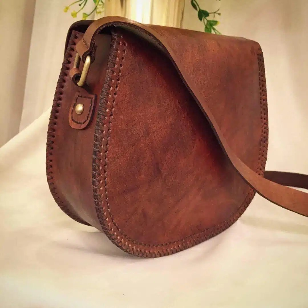 0102 Handmade Genuine leather cross bag with handmade copper figure 2 35D4CDDF EE4C 4335 974F 8F7C31452EFC