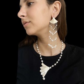 Lotus pearl necklace