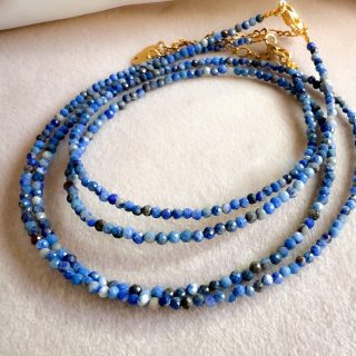 Lapis chocker