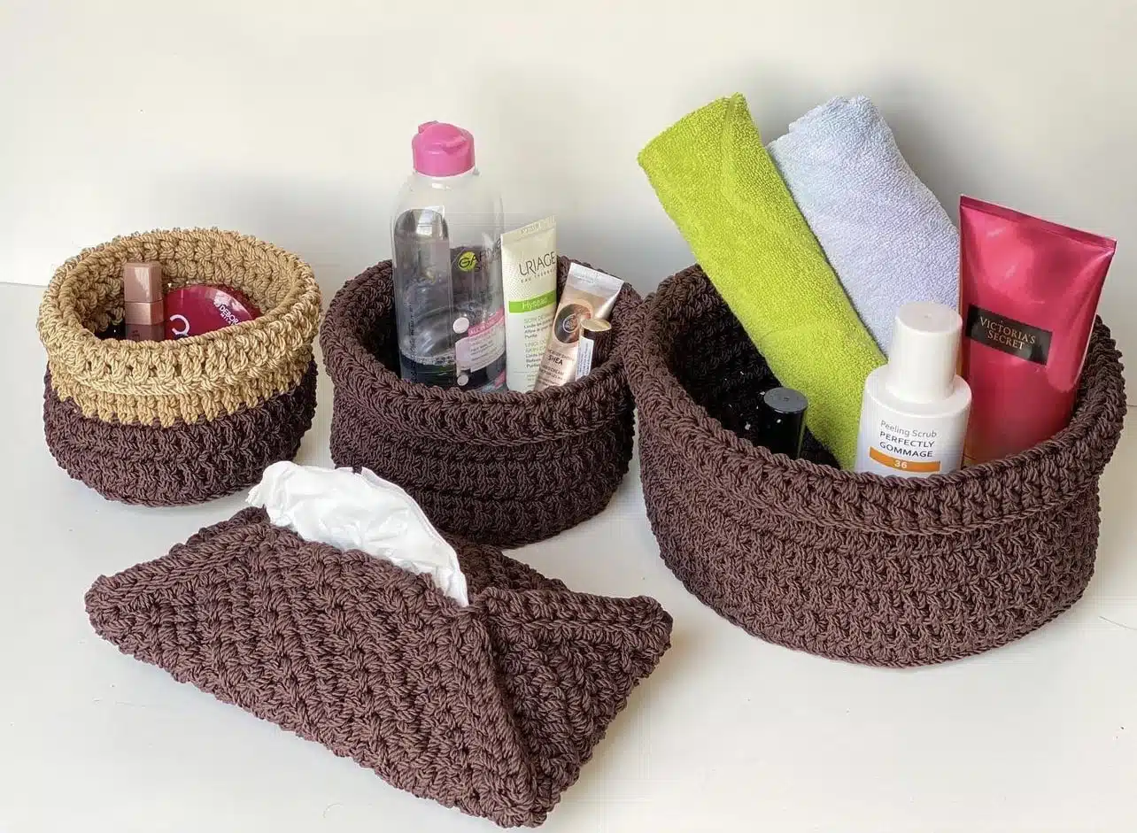 Wooden brown organizers set 3 64261E12 04FE 4C3A 90AD 9929FCFB3E3E