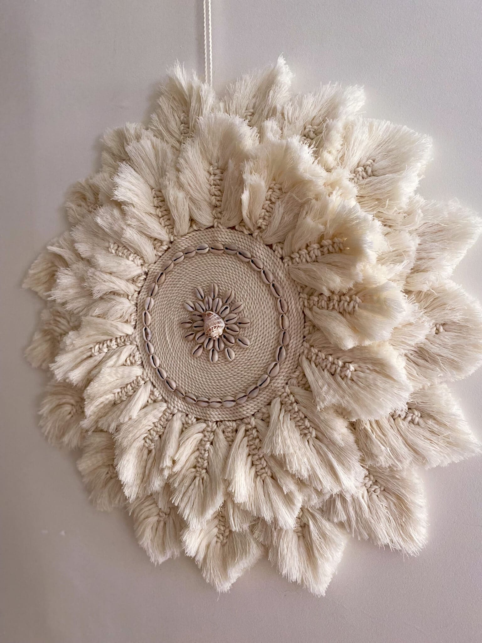 Round macrame feathers withe seashells 2 76F92684 EE02 49E8 8DD9 2433C13A6690 scaled