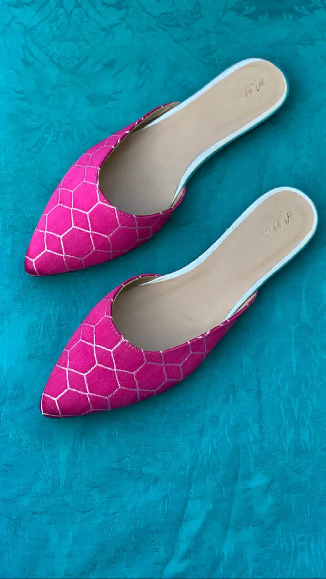 Neon mule 2 7A91EE81 60E8 4686 84EF 2E0D87E07574